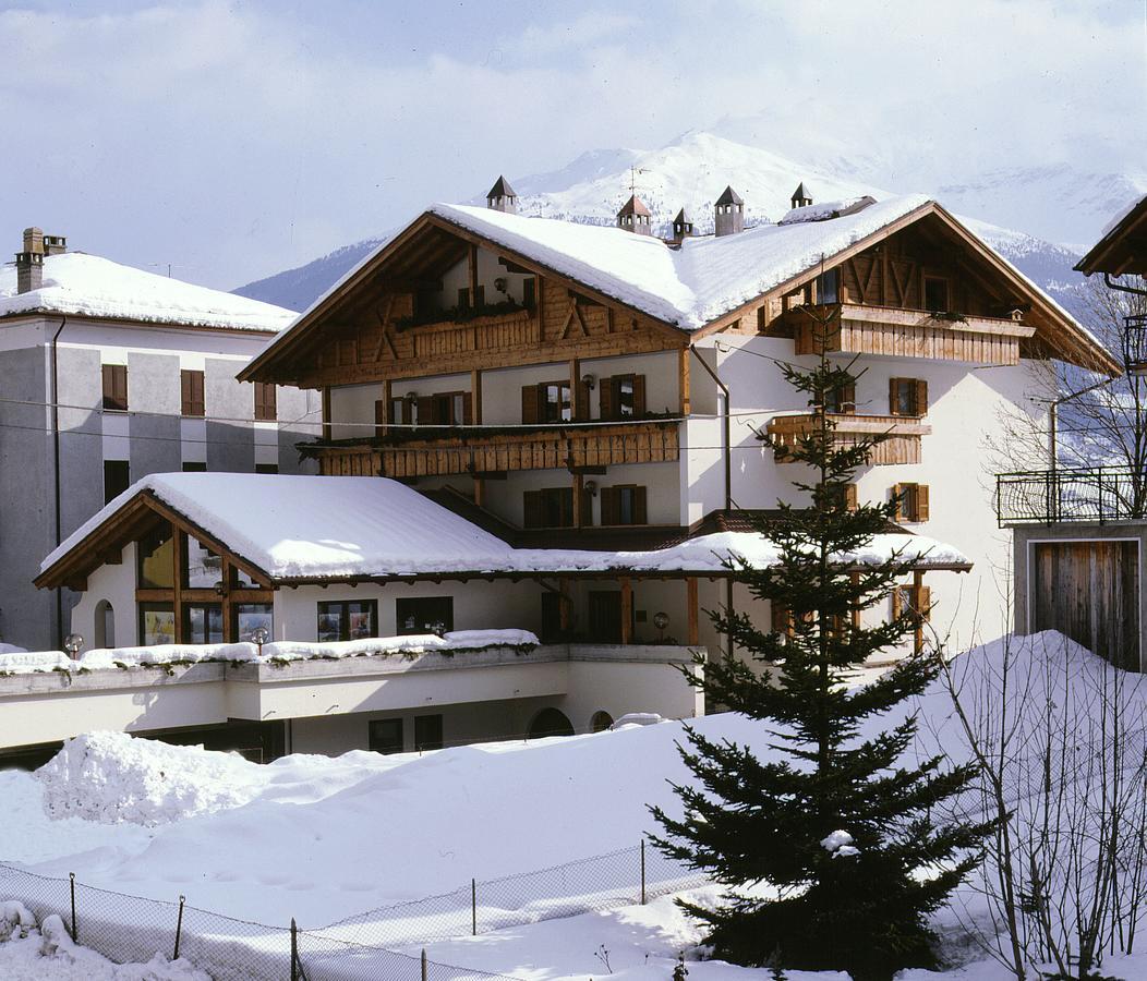 Holiday House Erika Premadio エクステリア 写真